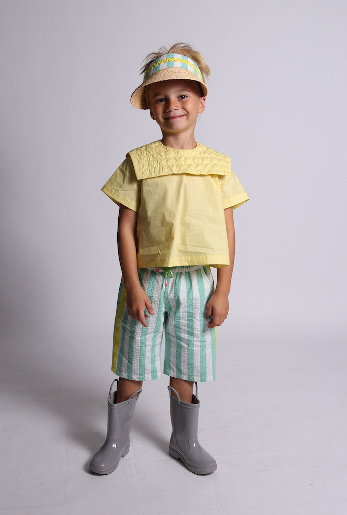 boys, Bermudas, shorts, seersucker, yellow detail, green, white, stripe, elastic waist, model photo