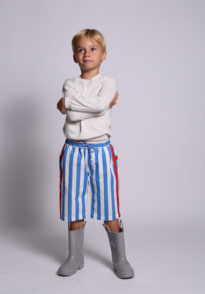 boys, Bermudas, shorts, seersucker, red detail, blue, white, stripe, elastic waist, model photo