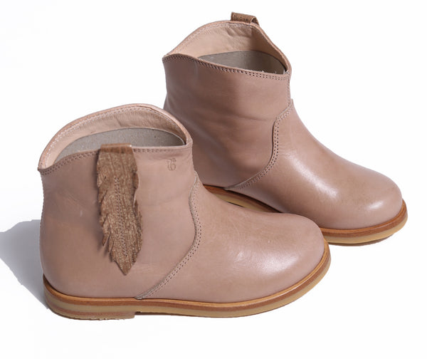 SIDE FEATHER BOOT